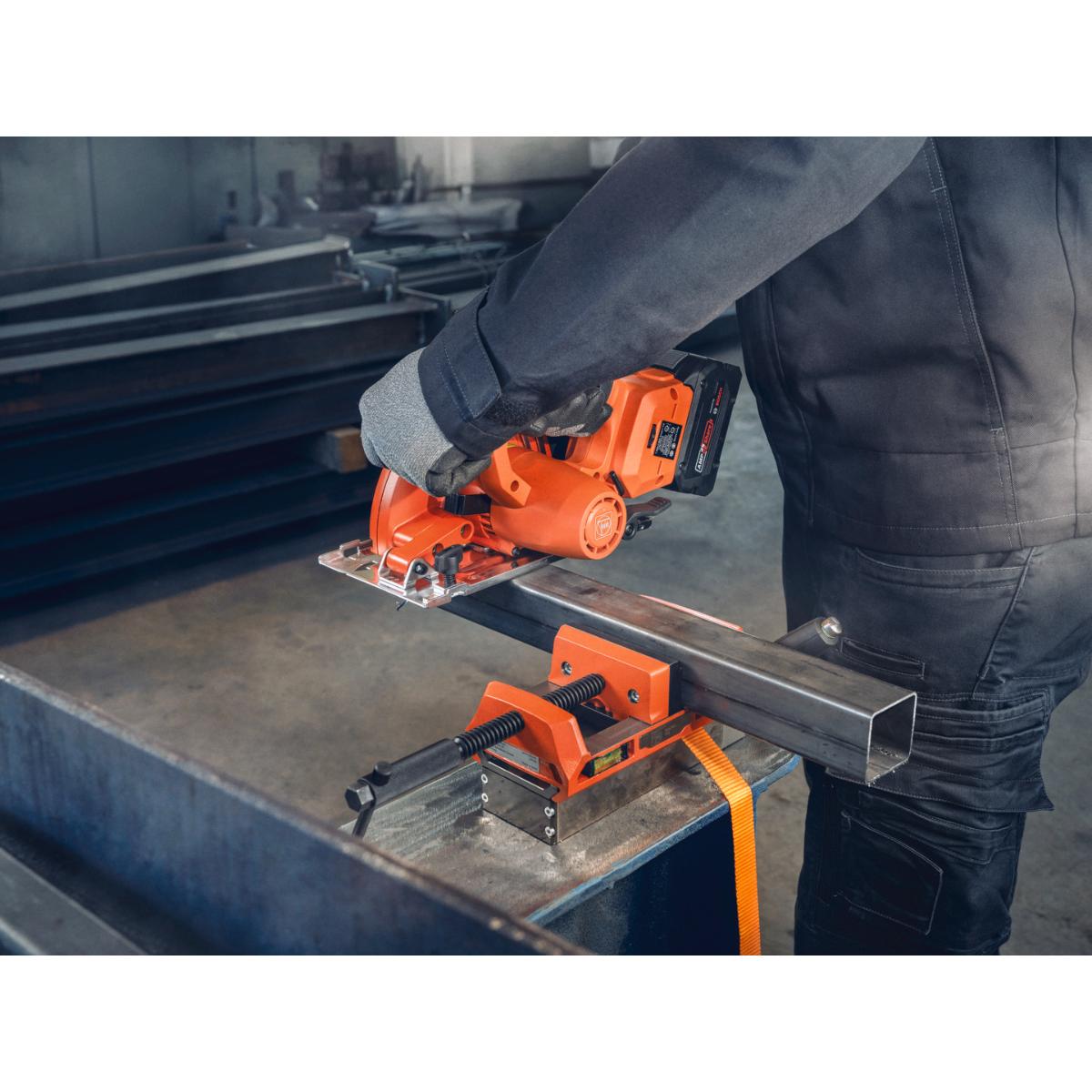 Fein Kompakte Akku-Handkreissäge für Metall F-IRON Cut 57 AS