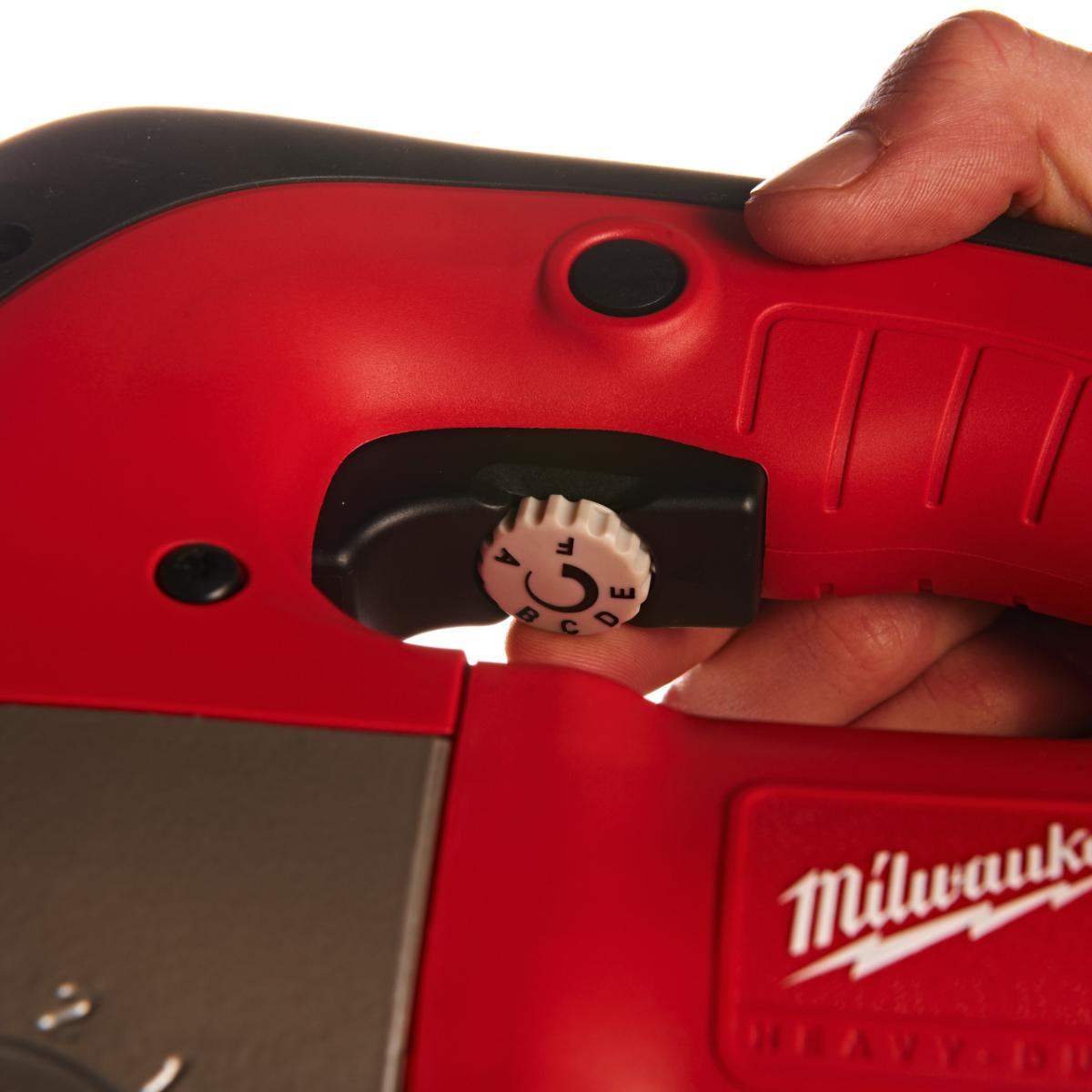 Milwaukee Stichsäge JSPE135TX