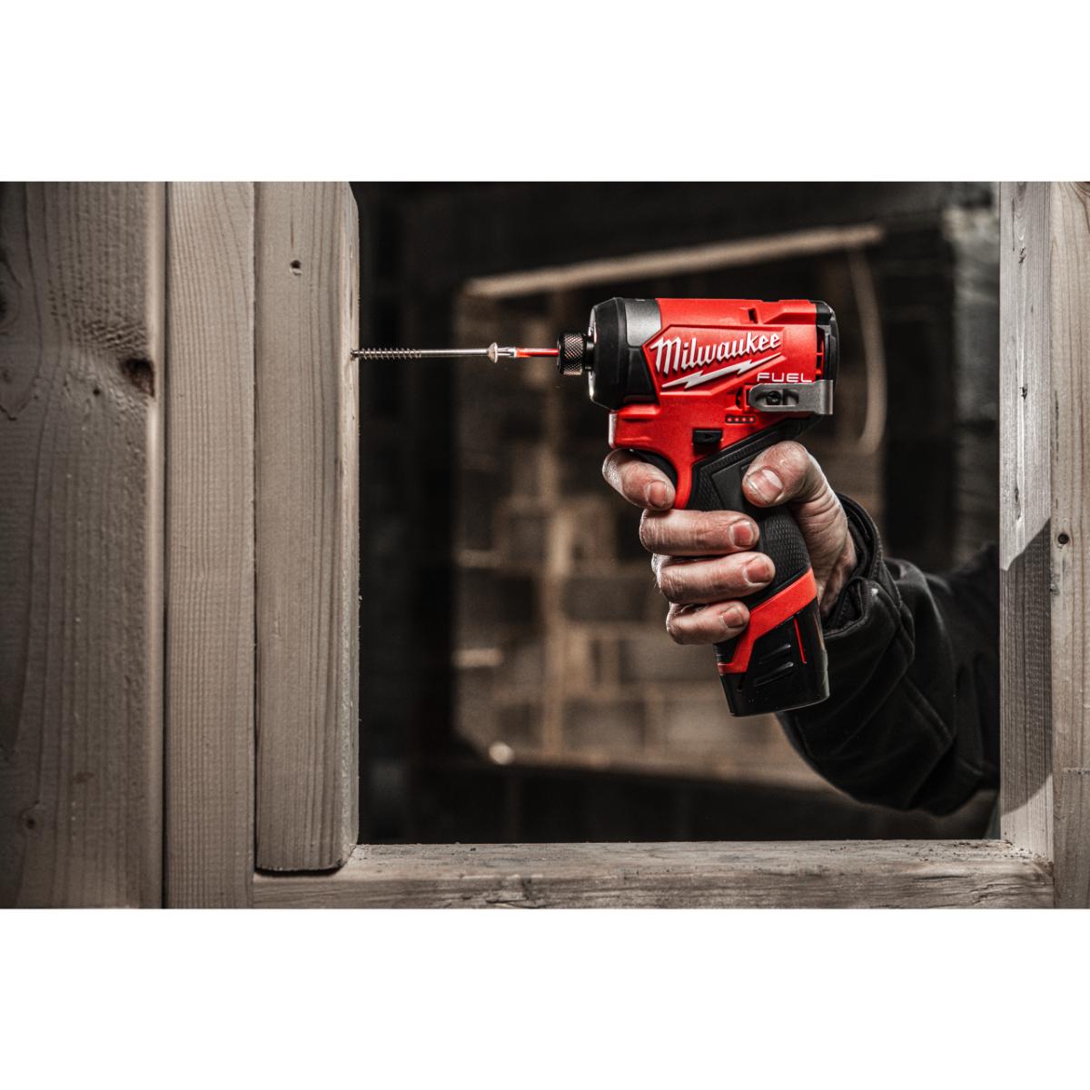 Milwaukee FUEL Akku-Kompakt-Schlagschrauber M12FID2-202x