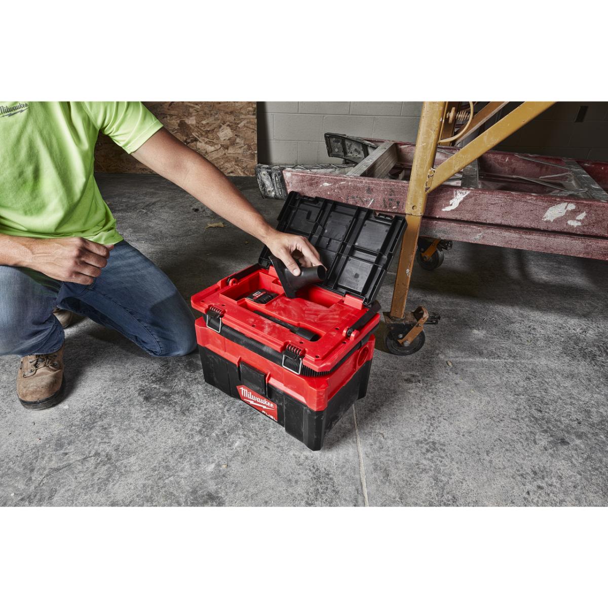 Milwaukee M18 FUEL™ PACKOUT™ Akku-Packout-Nass/Trockensauger M18 FPOVCL-0