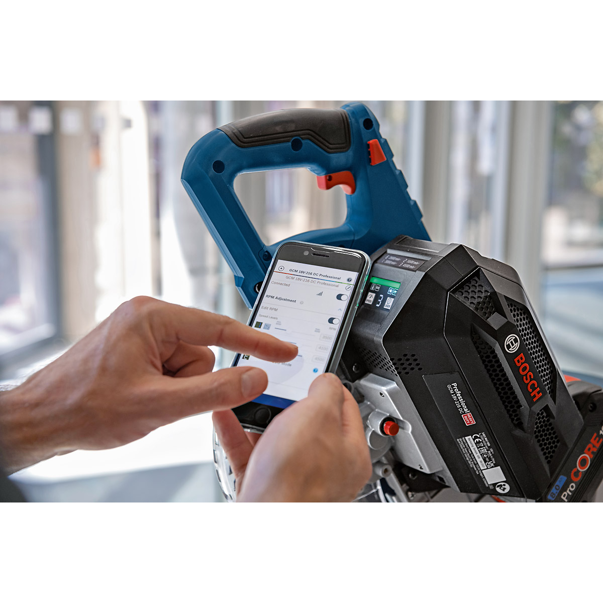 Bosch Akku-Kapp- und Gehrungssäge, GCM 18V-216 DC solo (C)