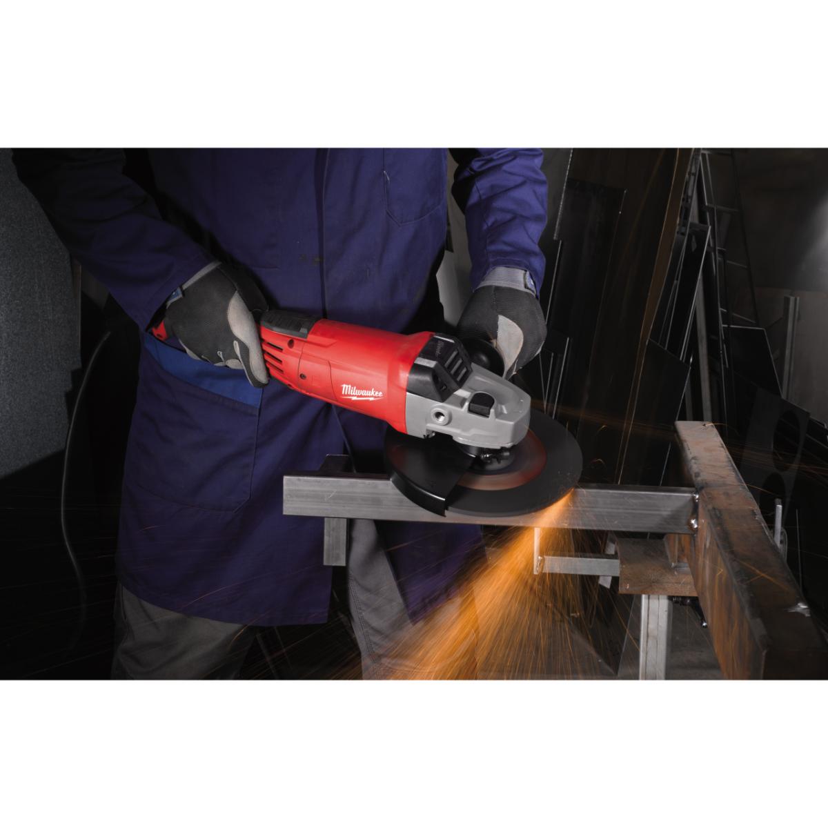 Milwaukee Winkelschleifer mit Totmannschalter 2.200W - AG 22-230 DMS