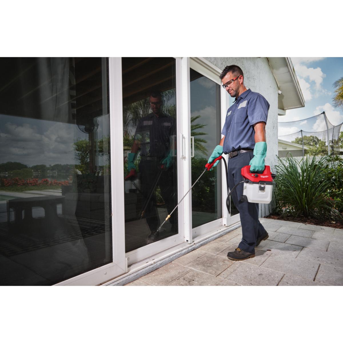 Milwaukee M12™ Akku-Chemie-Sprühgerät 3,7 Liter - M12BHCS3L-0