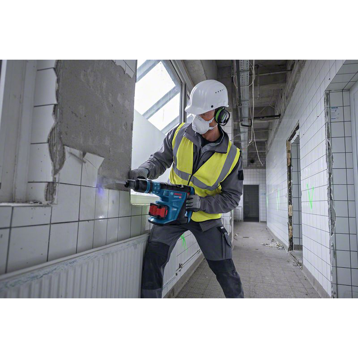 Bosch Akku-Bohrhammer BITURBO mit SDS max GBH 18V-40 C, mit XL-BOXX mit Zubehör-Set