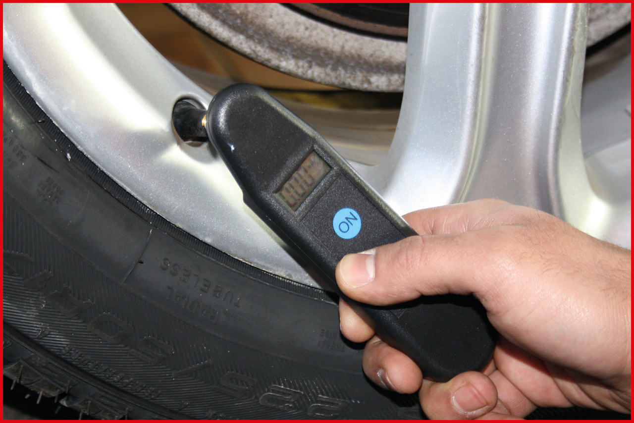 KS Tools Digital Reifendruck-Tester 0,15 - 7,0 bar