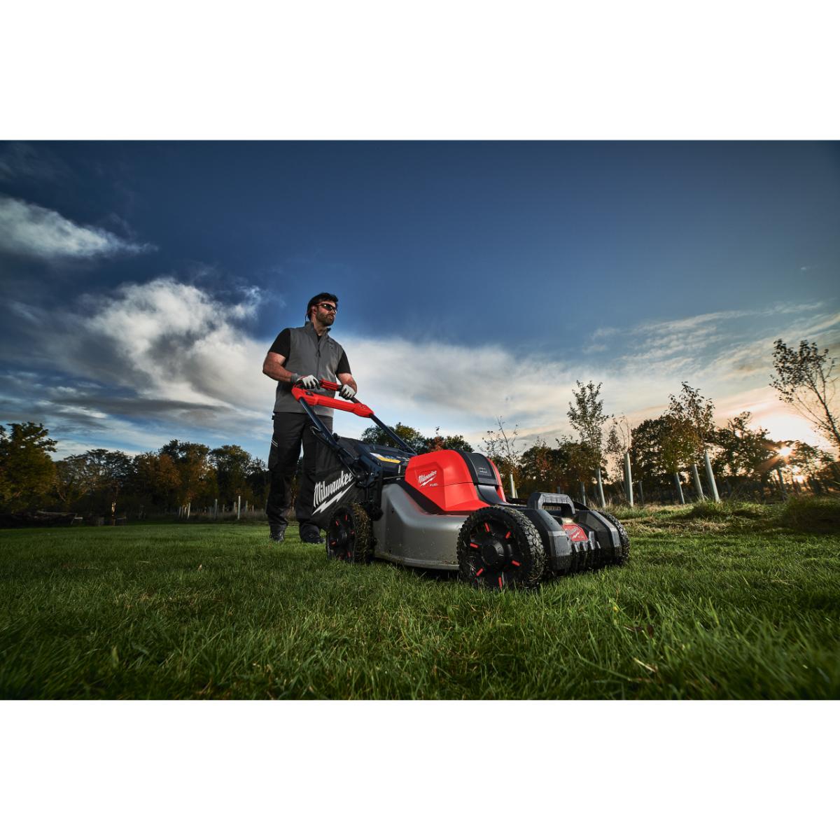 Milwaukee M18 FUEL Akku-Rasenmäher M18F2LM46-802
