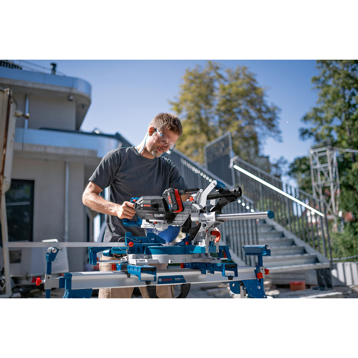 Bosch Akku-Kapp- und Gehrungssäge, GCM 18V-216 DC solo (C)
