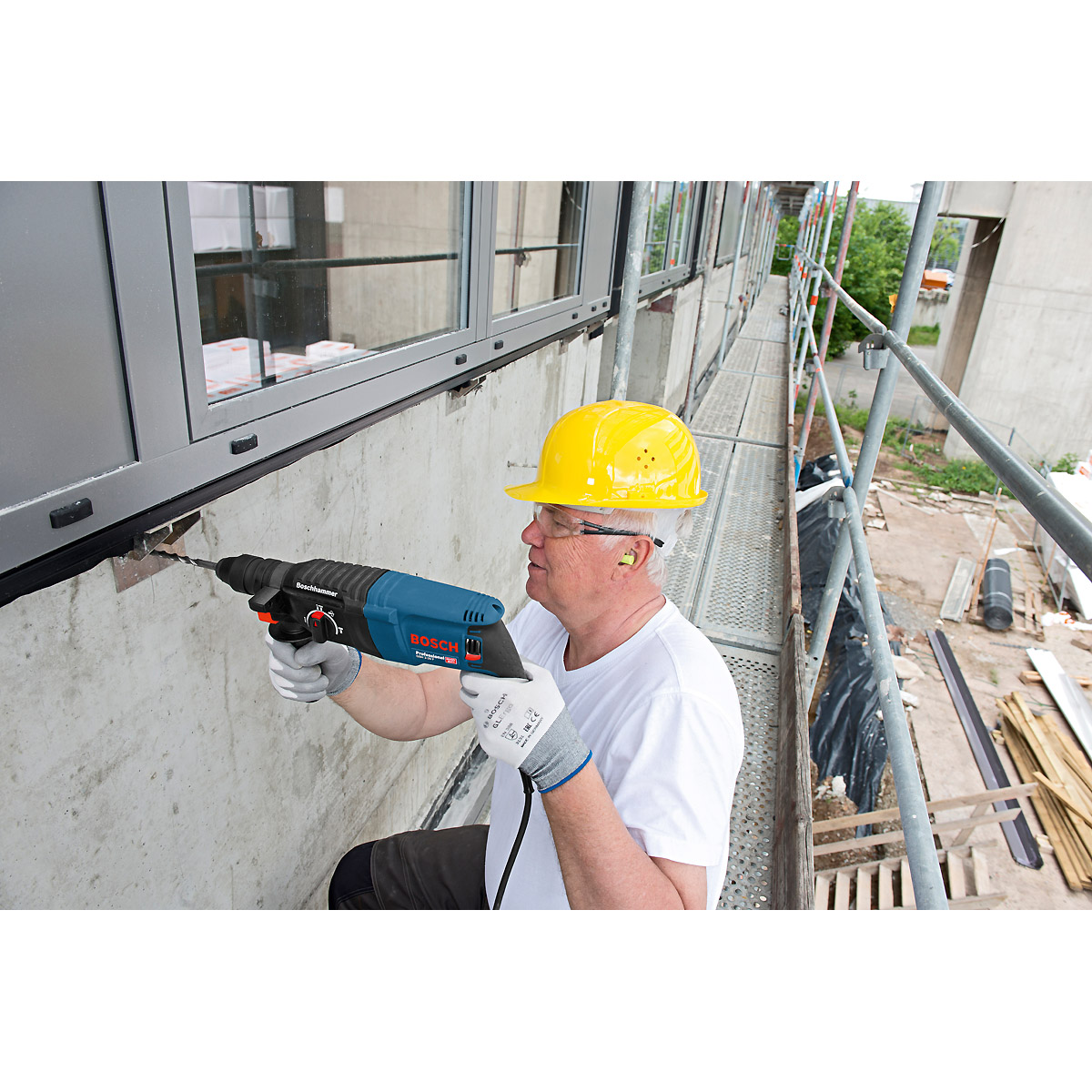 Bosch Bohrhammer mit SDS plus GBH 2-26 F + 11-teiliges Zubehör Set
