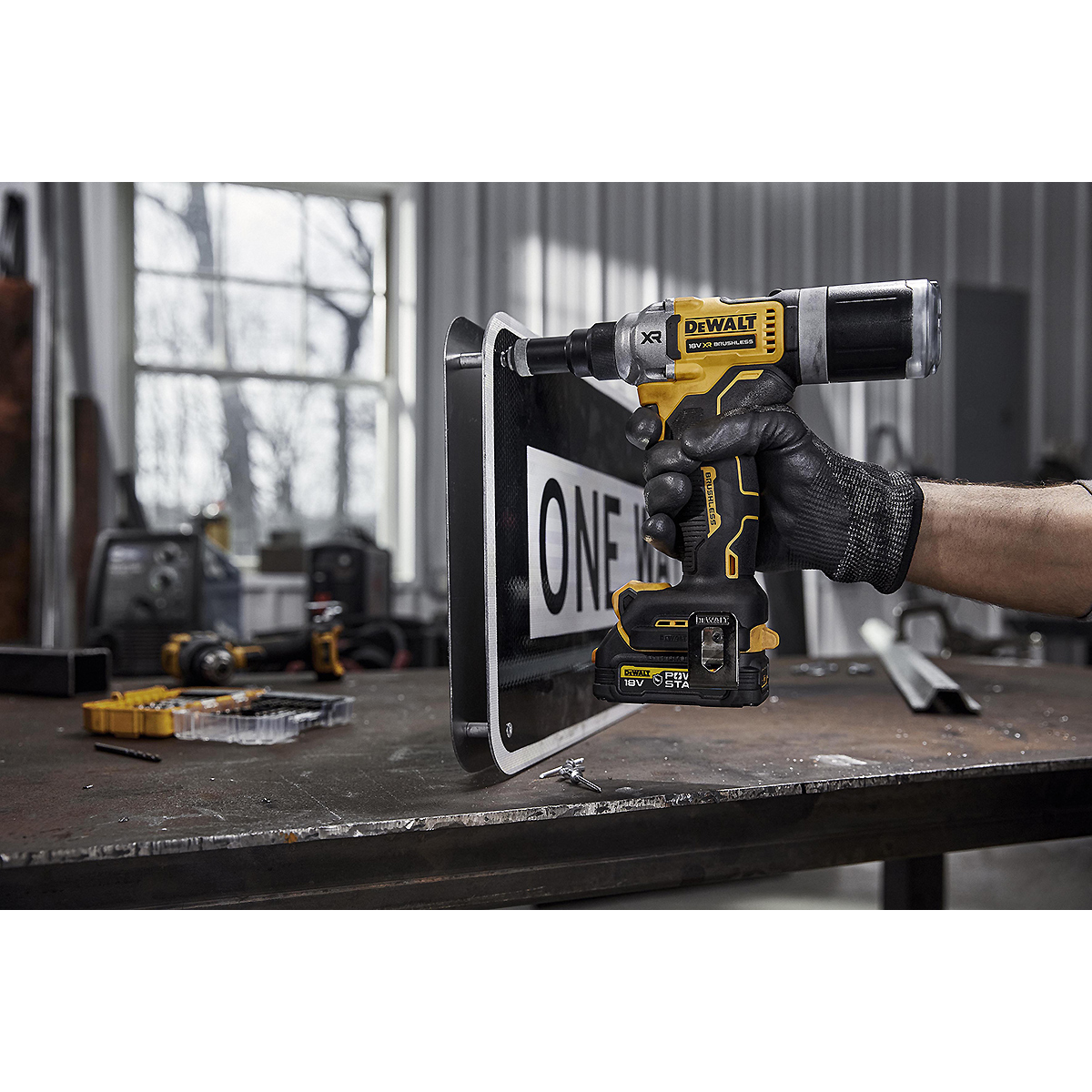 DEWALT Akku-Nietpistole 18V 4,8-6,4mm Basisversion für Akku Plus