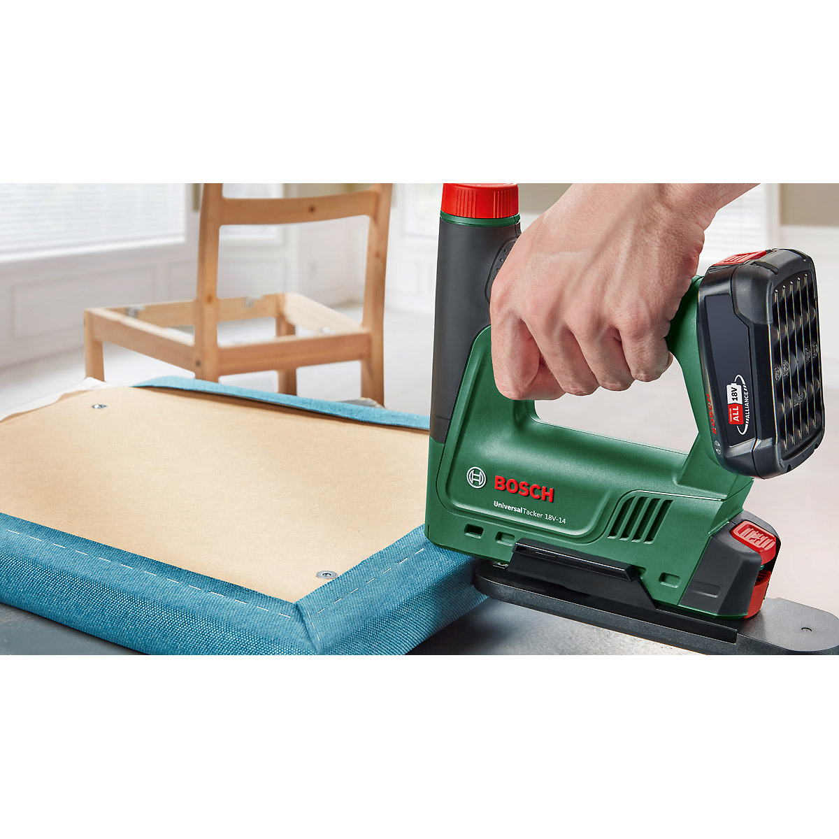 Bosch Akku-Tacker UniversalTacker 18V-14 mit 1000 Klammern und Papierabstandshalter