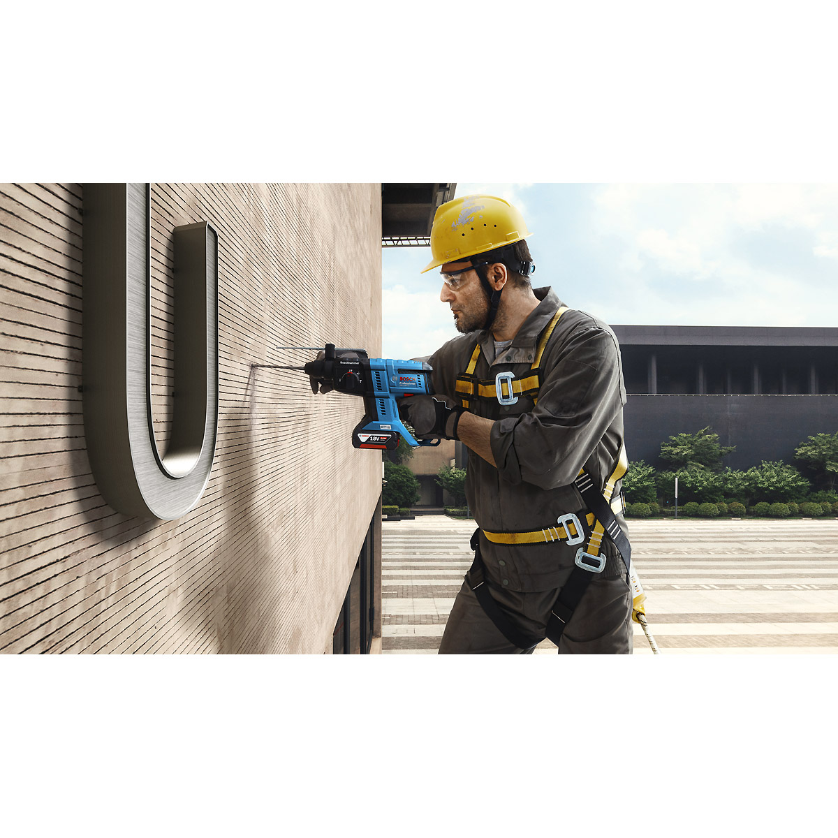 Bosch Akku-Bohrhammer mit SDS plus GBH 18V-21 mit L-BOXX