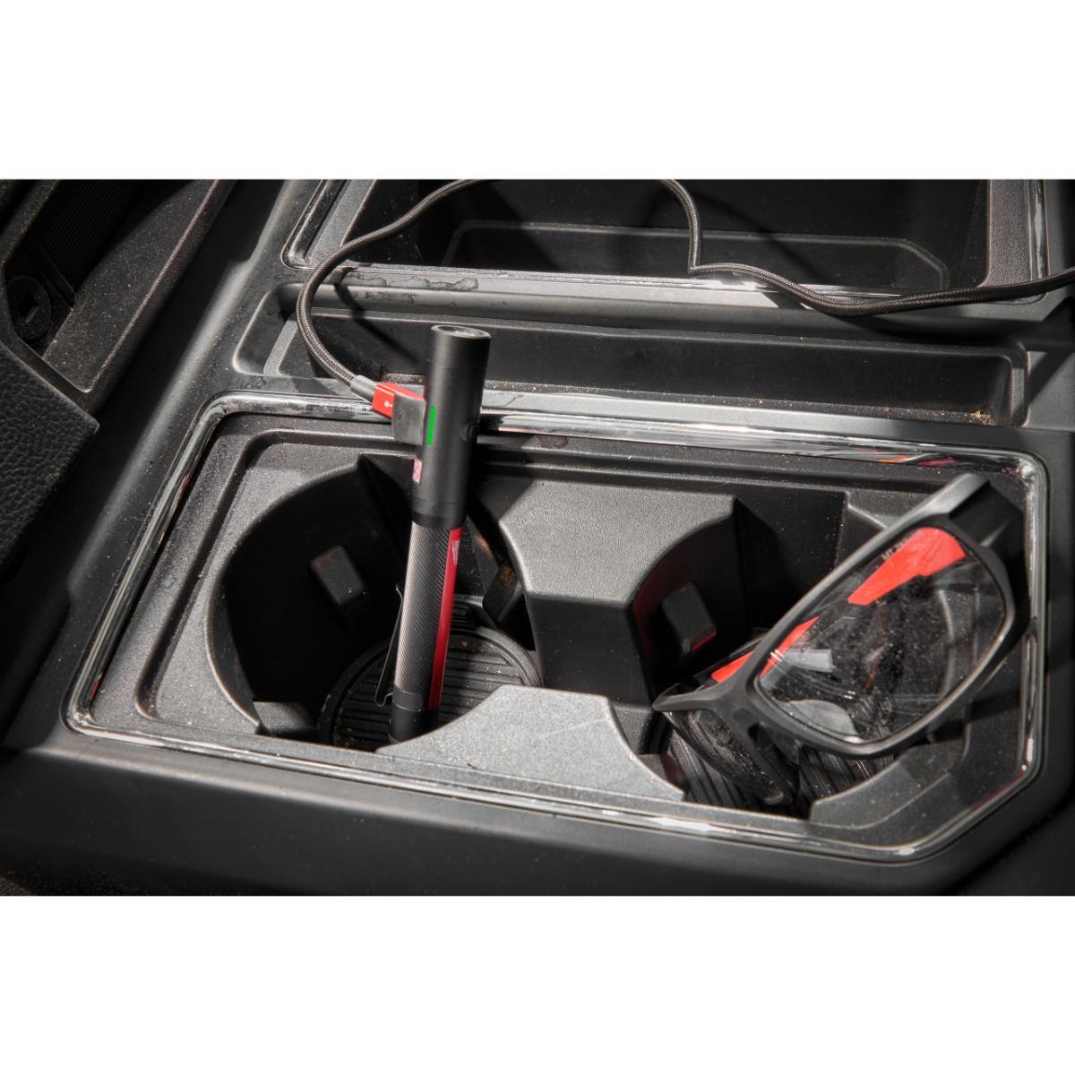 Milwaukee Akku-Leuchte - wiederaufladebare Stiftlampe - Taschenlampe 250 Lumen - IRPL250
