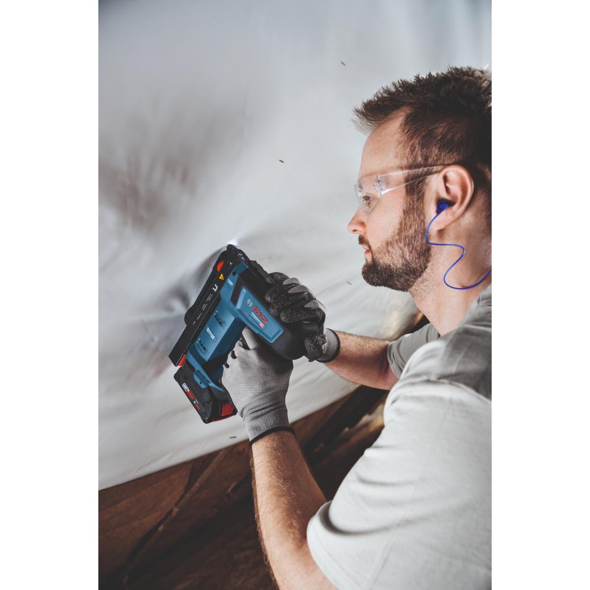 Bosch Akku-Holzklammerer GTH 18V-14