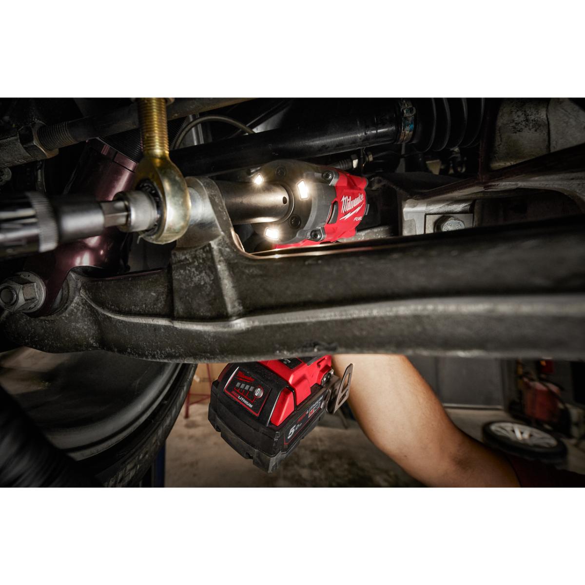 Milwaukee M18 FUEL 1/2 Zoll vierkant - Akku-Kompakt Schlagschrauber mit Sprengring M18FIW2F12-0