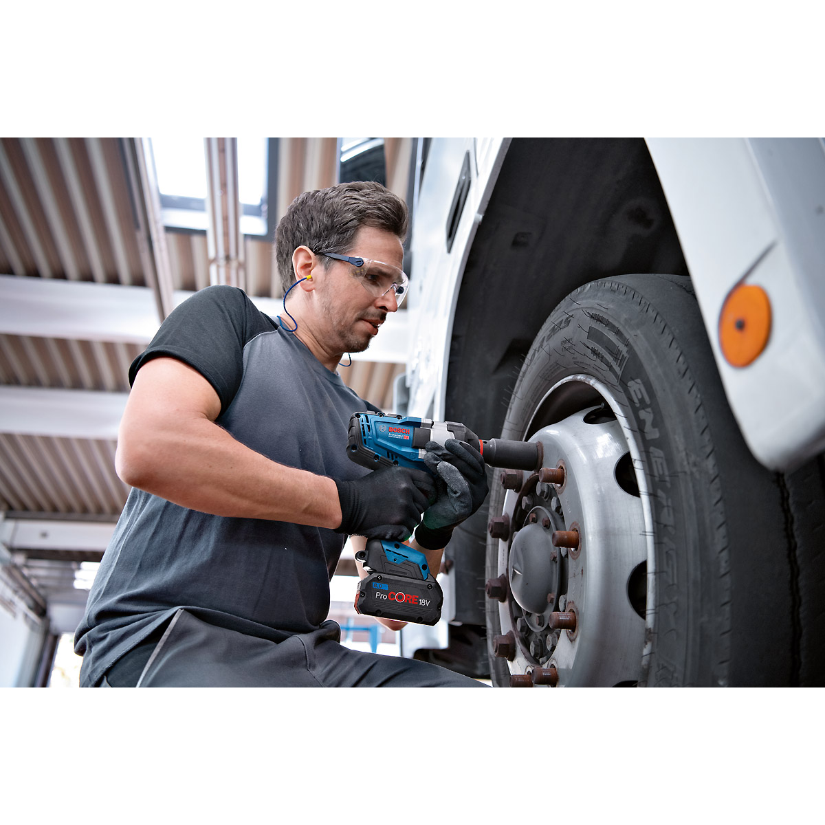 Bosch Akku-Drehschlagschrauber GDS 18V-1050 H