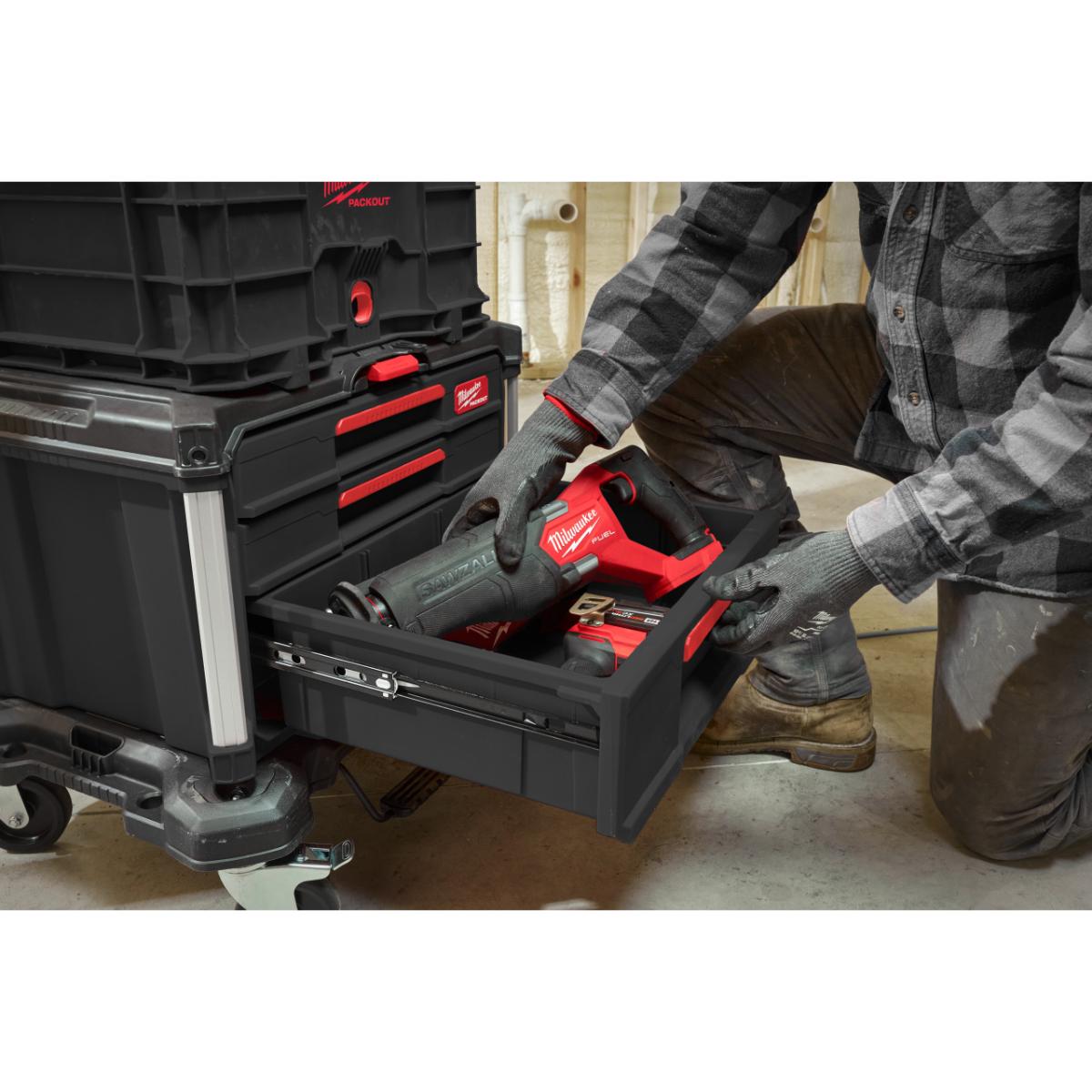 Milwaukee PACKOUT Koffer mit 2+1 Schubladen