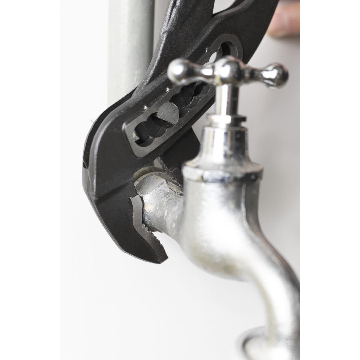 Wiha Wasserpumpenzange Classic durchgesteckt - Blisterverpackung