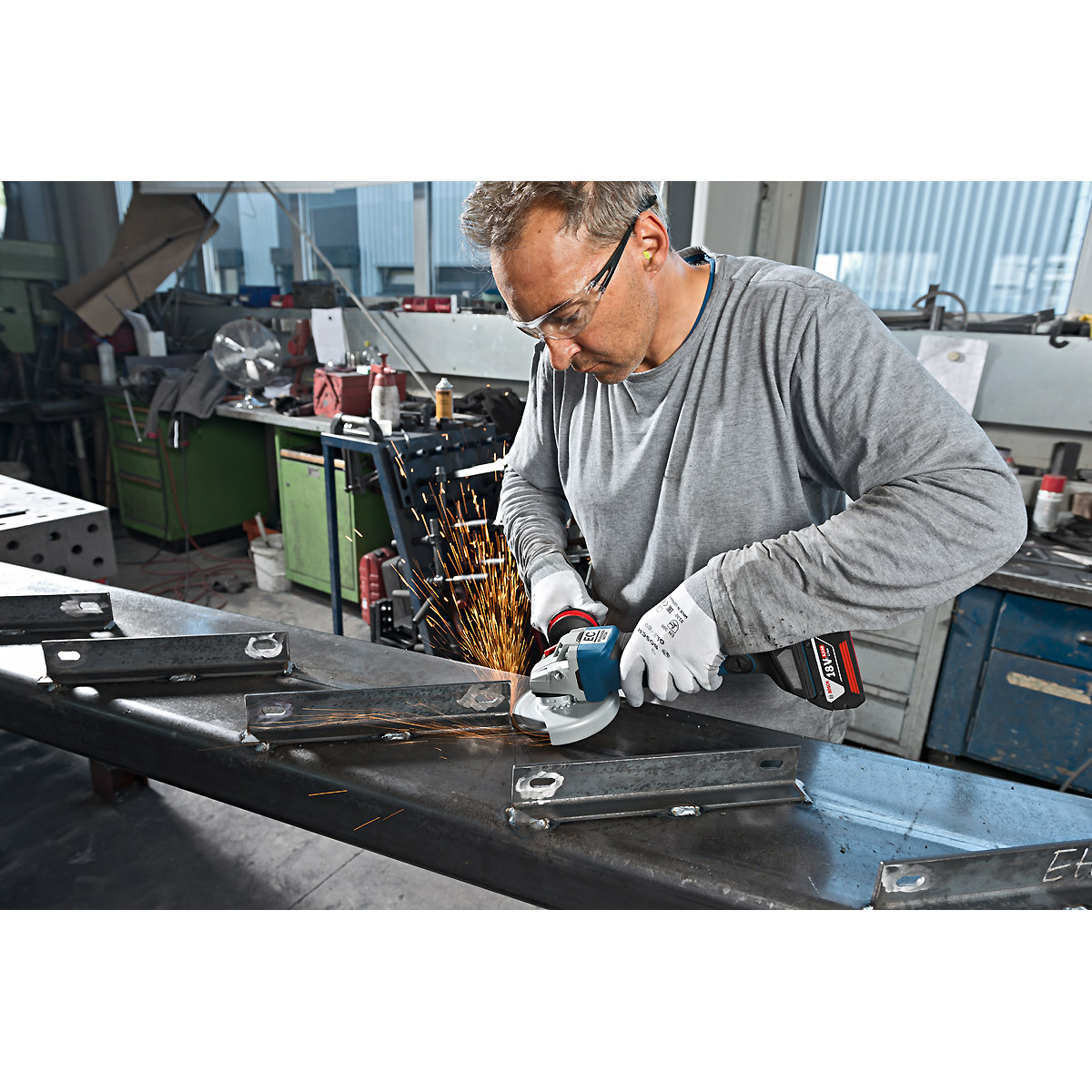 Bosch Akku-Winkelschleifer GWS 18V-10 PC, Solo Version