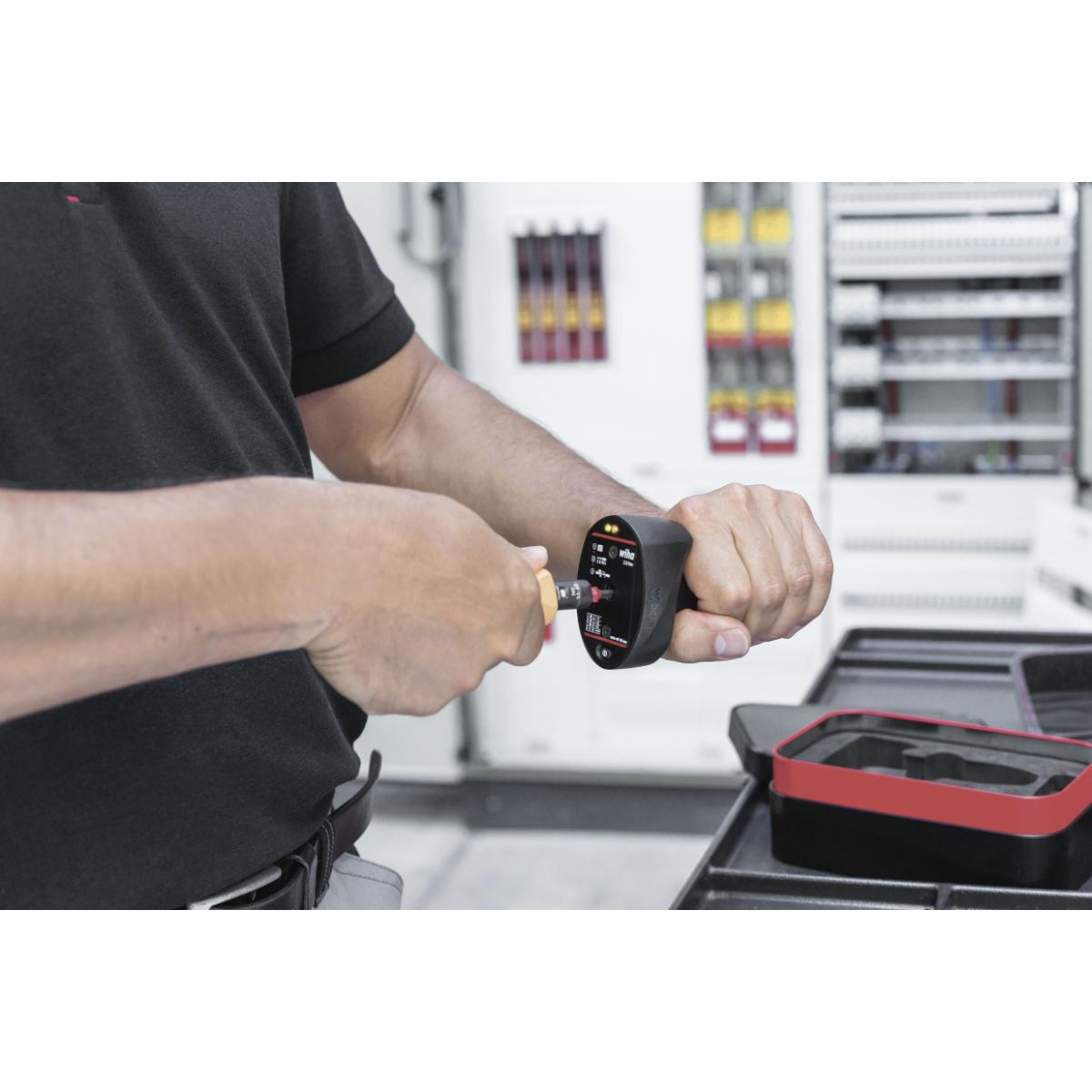 Wiha Drehmoment-Testgerät Torque QuickCheck Set 4-teiliges Set mit Adapterklingen, Batterien und Box