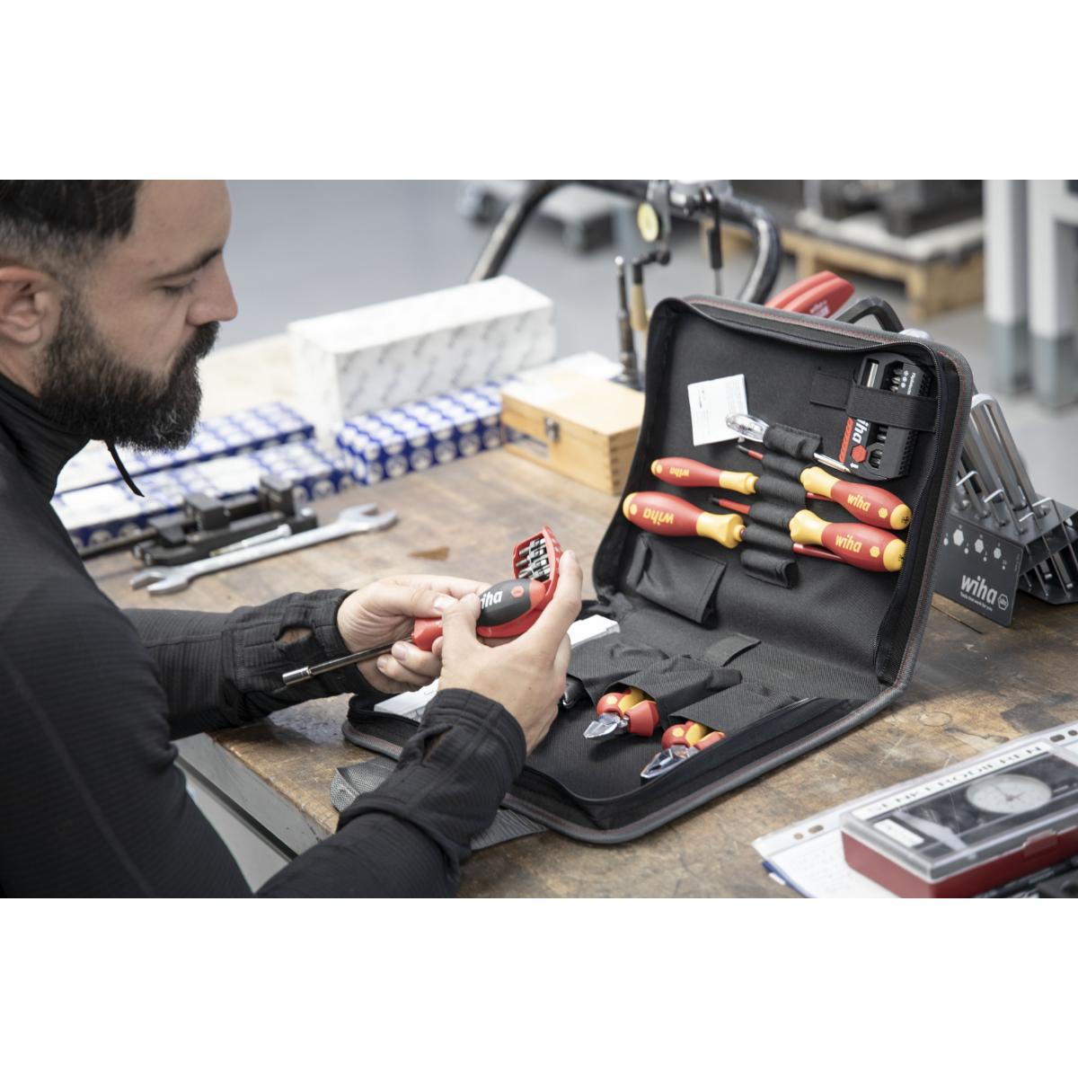 Wiha Werkzeug Set Elektriker gemischt 32-teiliges Set mit Werkzeugmappe