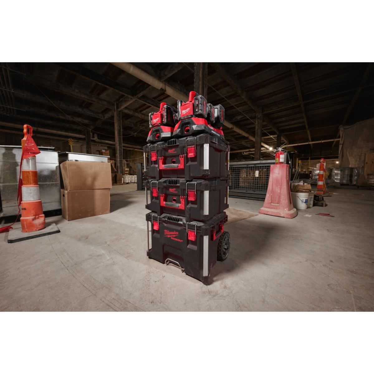 Milwaukee PACKOUT 6-fach Ladegerät M18 PC6