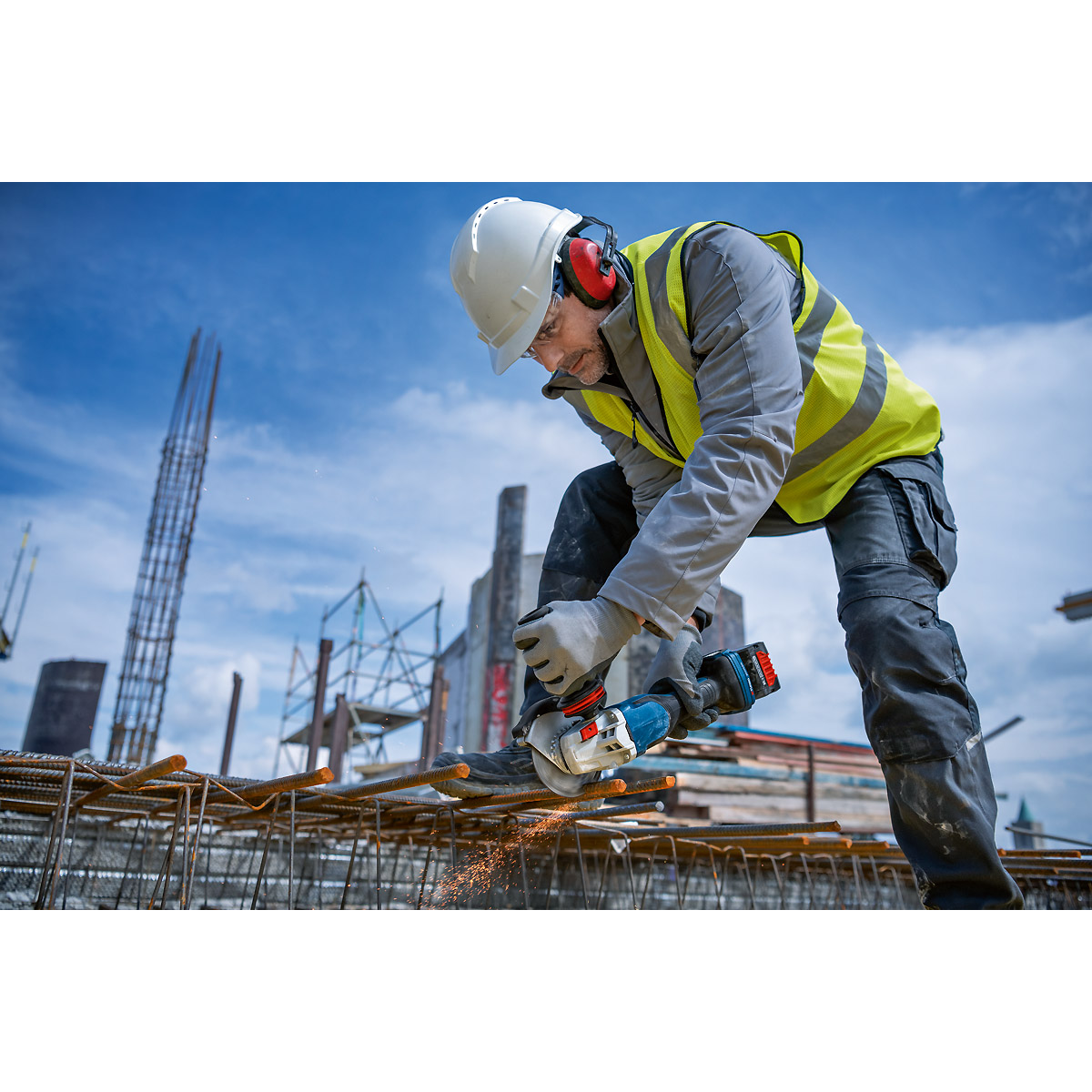 Bosch Akku-Winkelschleifer BITURBO GWS 18V-15 P mit Zusatzgriff