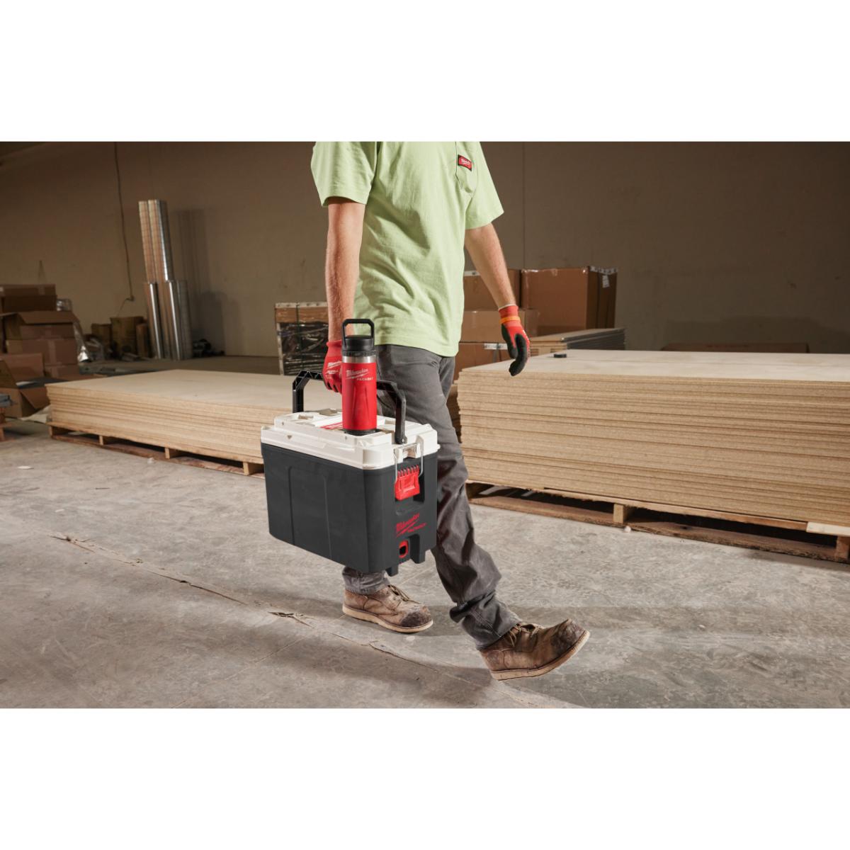 Milwaukee ﻿PACKOUT Thermoflasche mit Schraubdeckel 700 ml