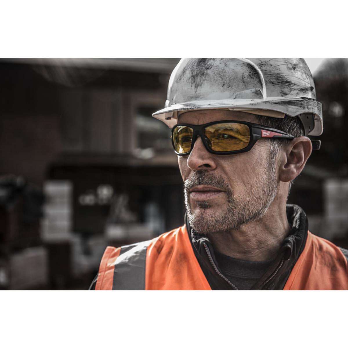 Milwaukee - Performance Schutzbrille gelb (1 pc) - 4932478928