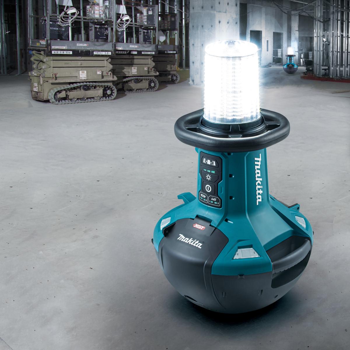 Makita LED-Flächenbeleuchtung XGT - 40V max.• 230V - 550 lx - 5.500 lm - ML010G