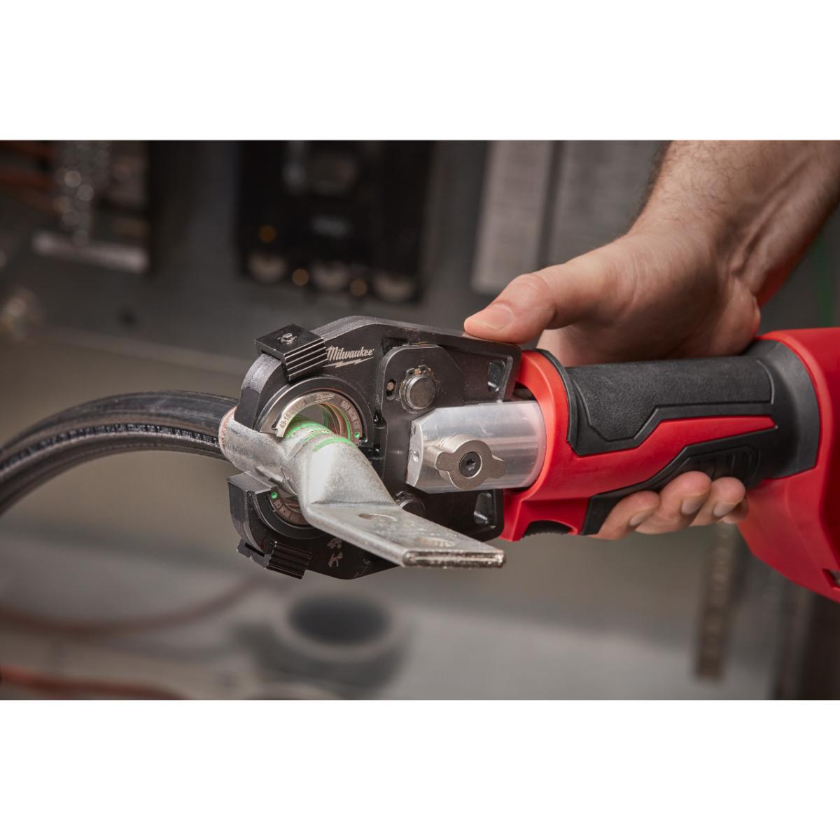 Milwaukee M18™ FORCE LOGIC™ Akku-Presswerkzeug (Elektro) M18 HCCT-201C