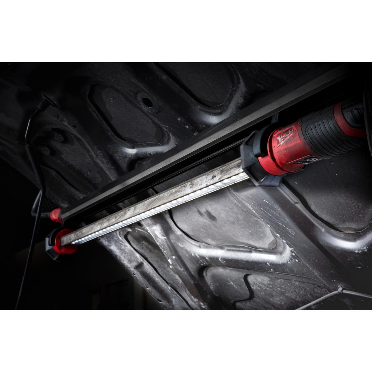 Milwaukee M12™ LED-Akku-Motorhauben-Leuchte M12 UHL-0