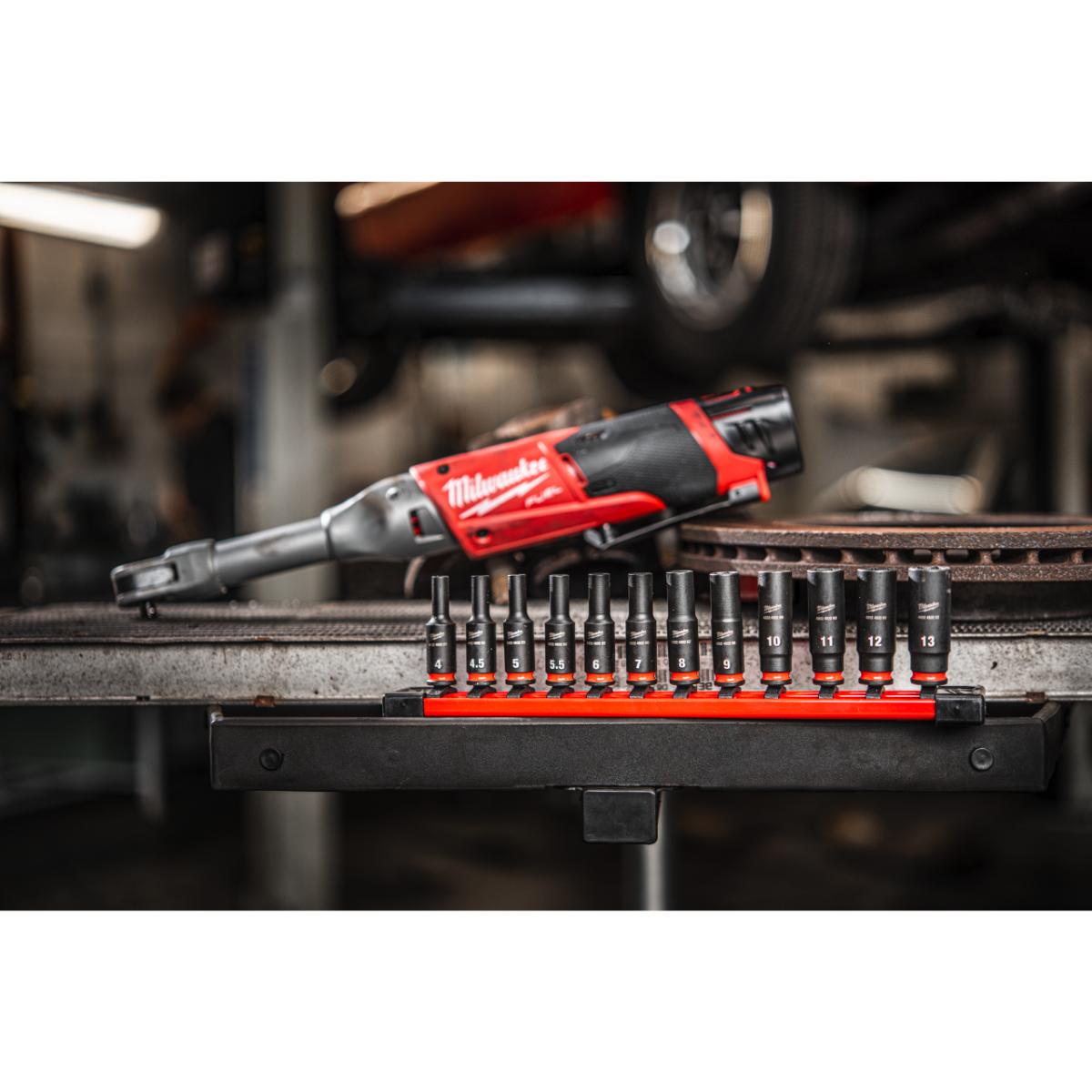 Milwaukee SHOCKWAVE™ Schlagnuss Set 1/4 Zoll lange Ausführung mit Schiene