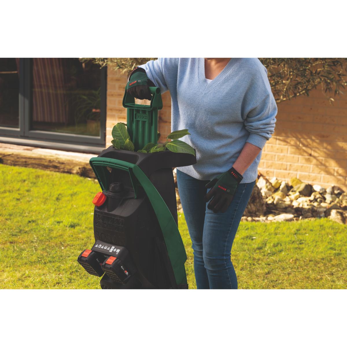 Bosch Häcksler UniversalShredder 2x18V-25