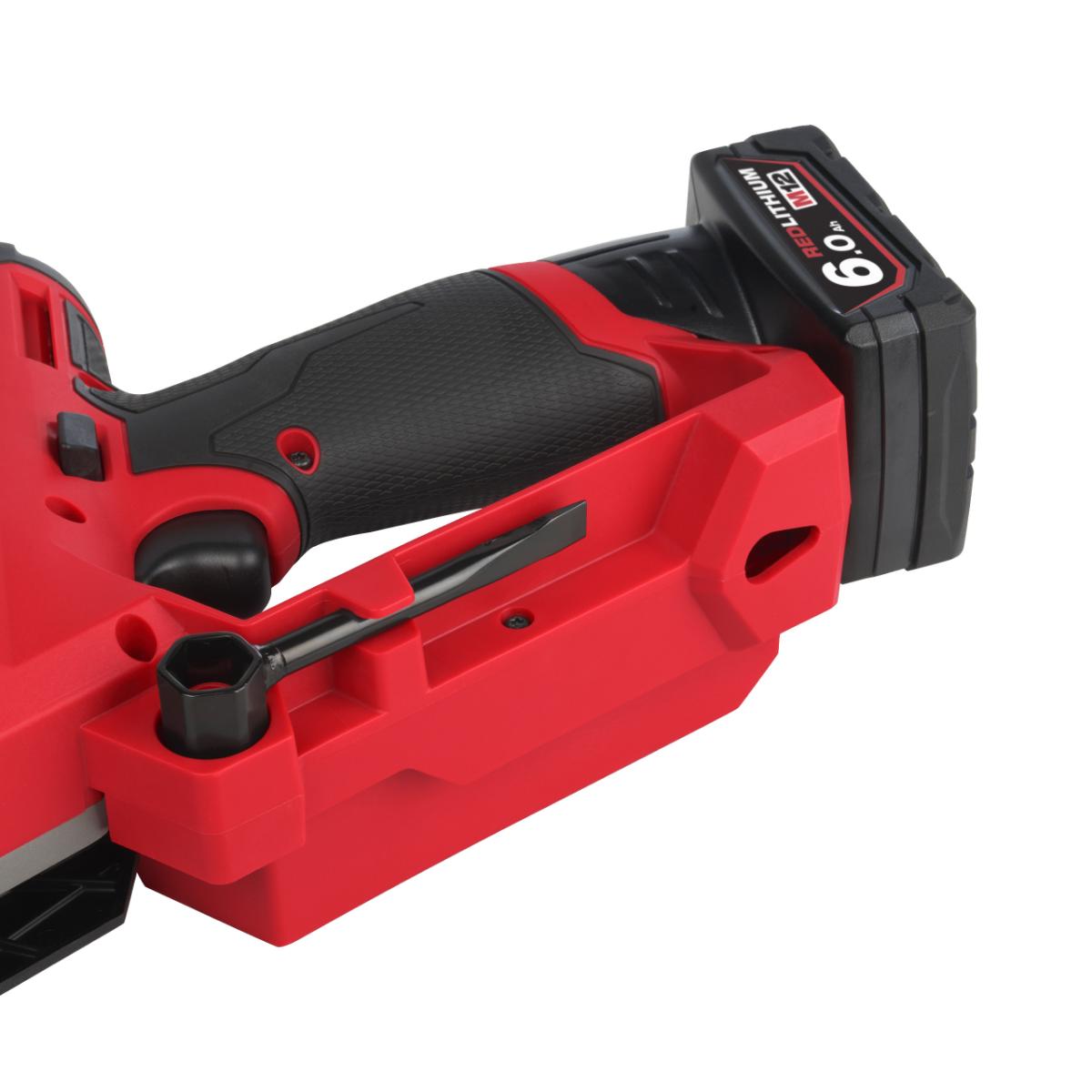Milwaukee FUEL Akku-Astsäge M12 FHS-602X