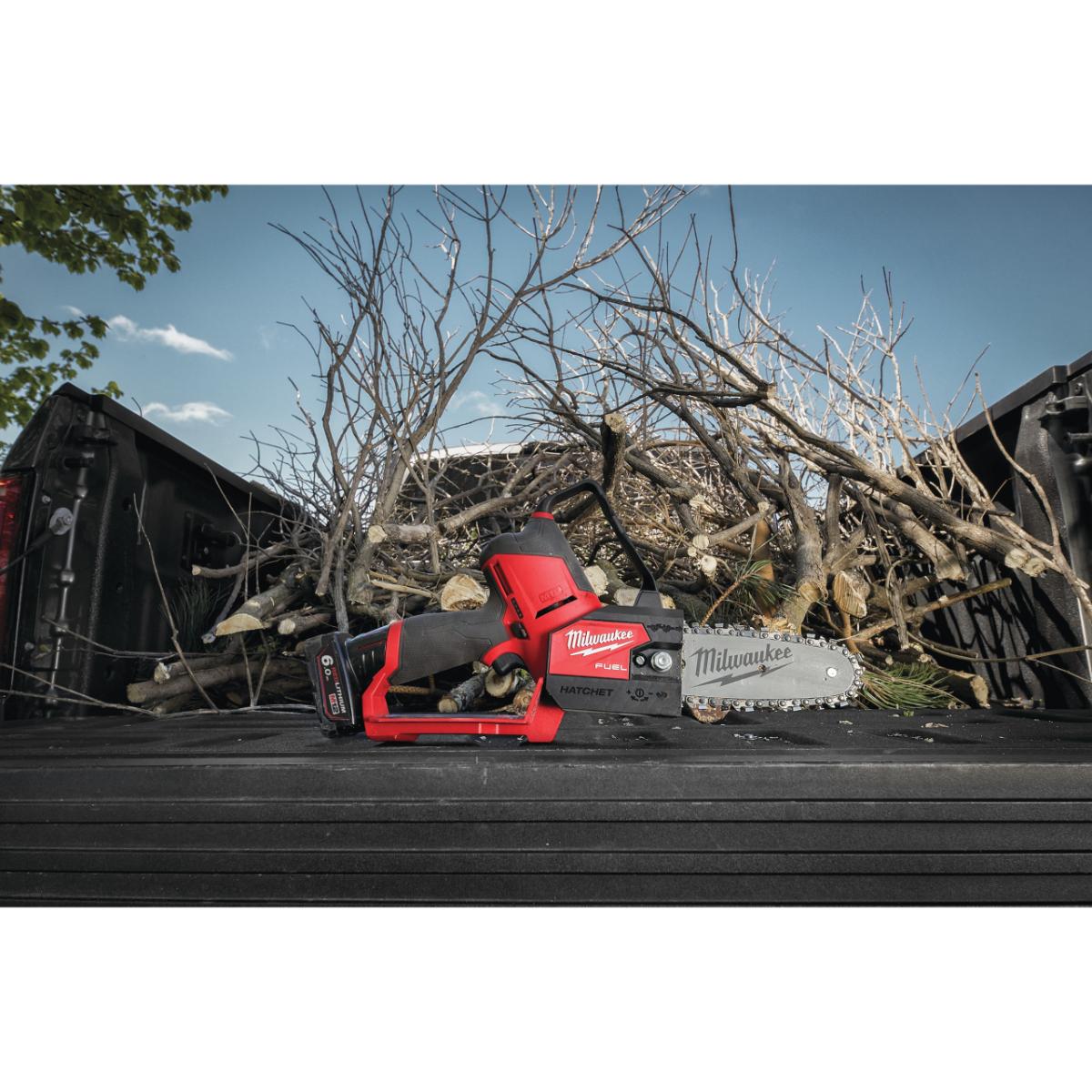 Milwaukee FUEL Akku-Astsäge M12 FHS-602X