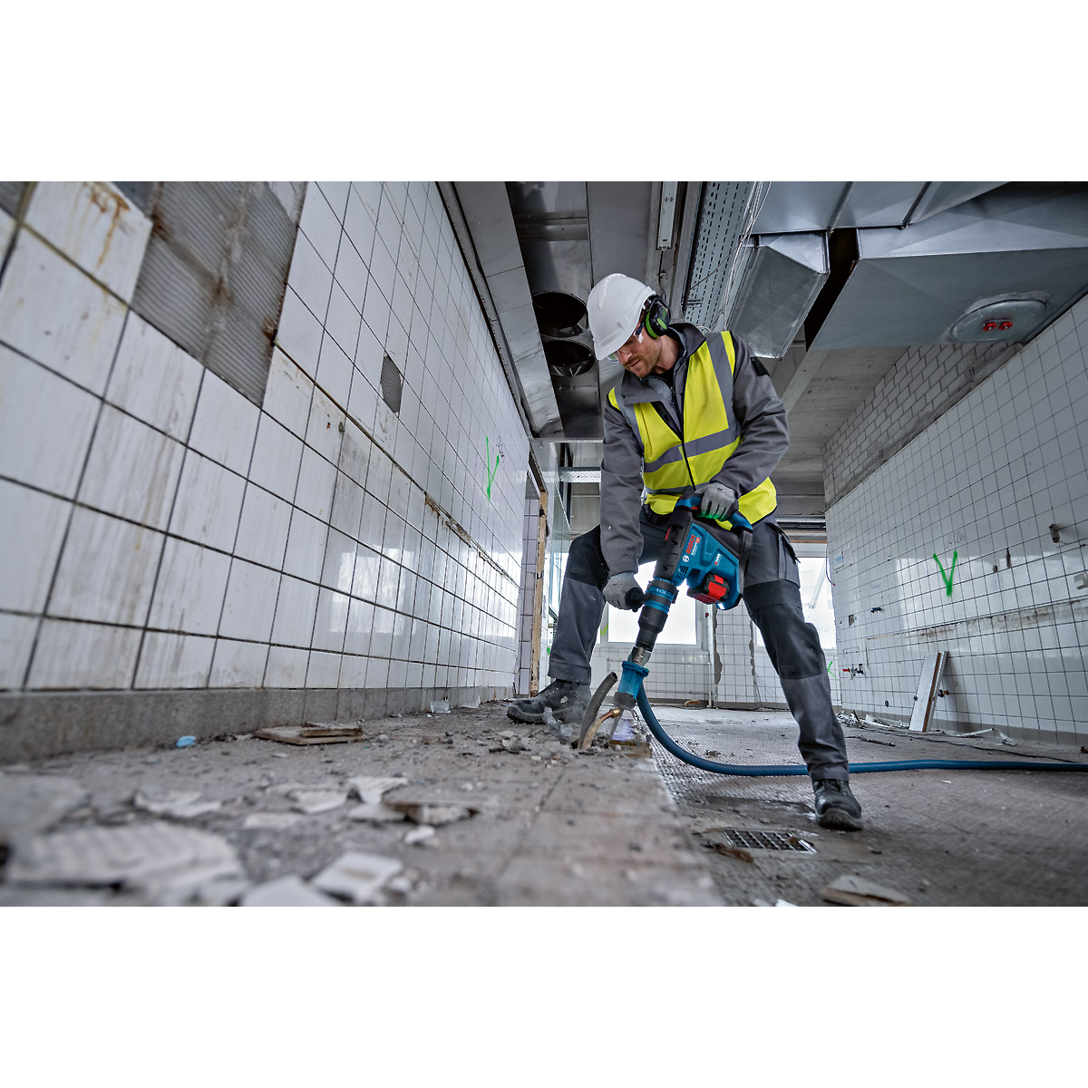 Bosch Akku-Bohrhammer BITURBO mit SDS max GBH 18V-40 C, mit XL-BOXX mit Zubehör-Set