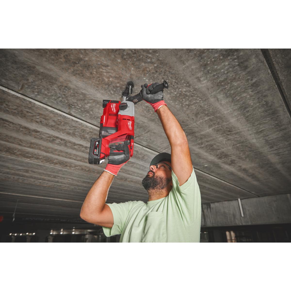 Milwaukee M18 SDS-plus Akku-Bohrhammer 26 mm mit D-Handgriff M18BLHACD26-402X EU