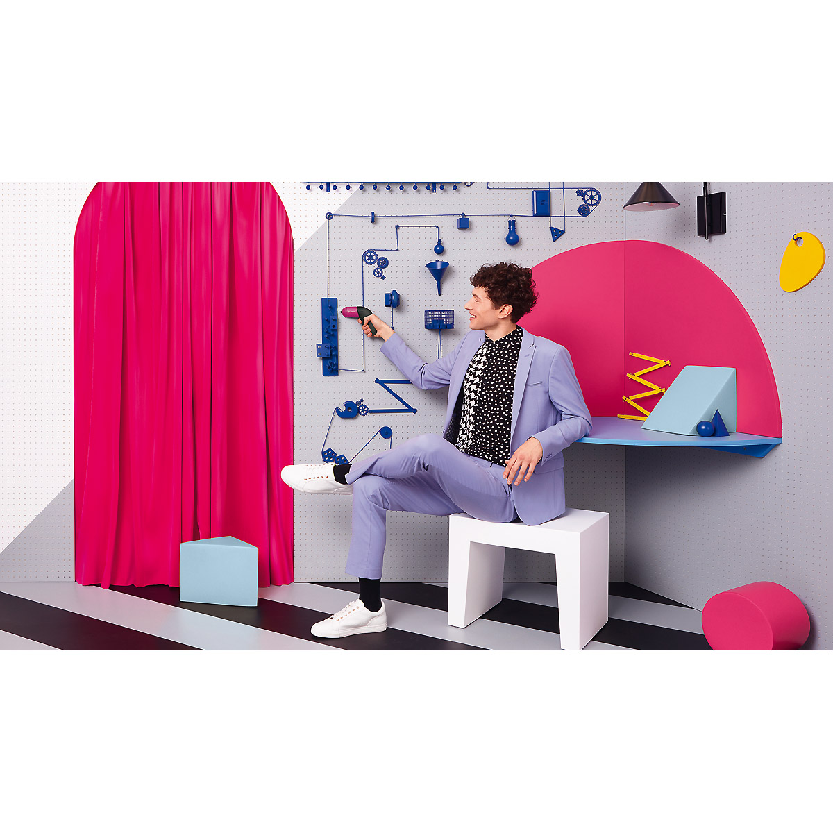 Bosch IXO Akku-Schrauber Colour Edition, Akku - Micro-USB-Ladegerät, Bit-Starter Set
