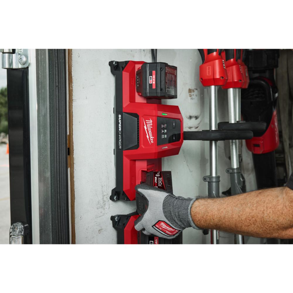 Milwaukee M18 Zweifach-Schnellladegerät M18MDBSC