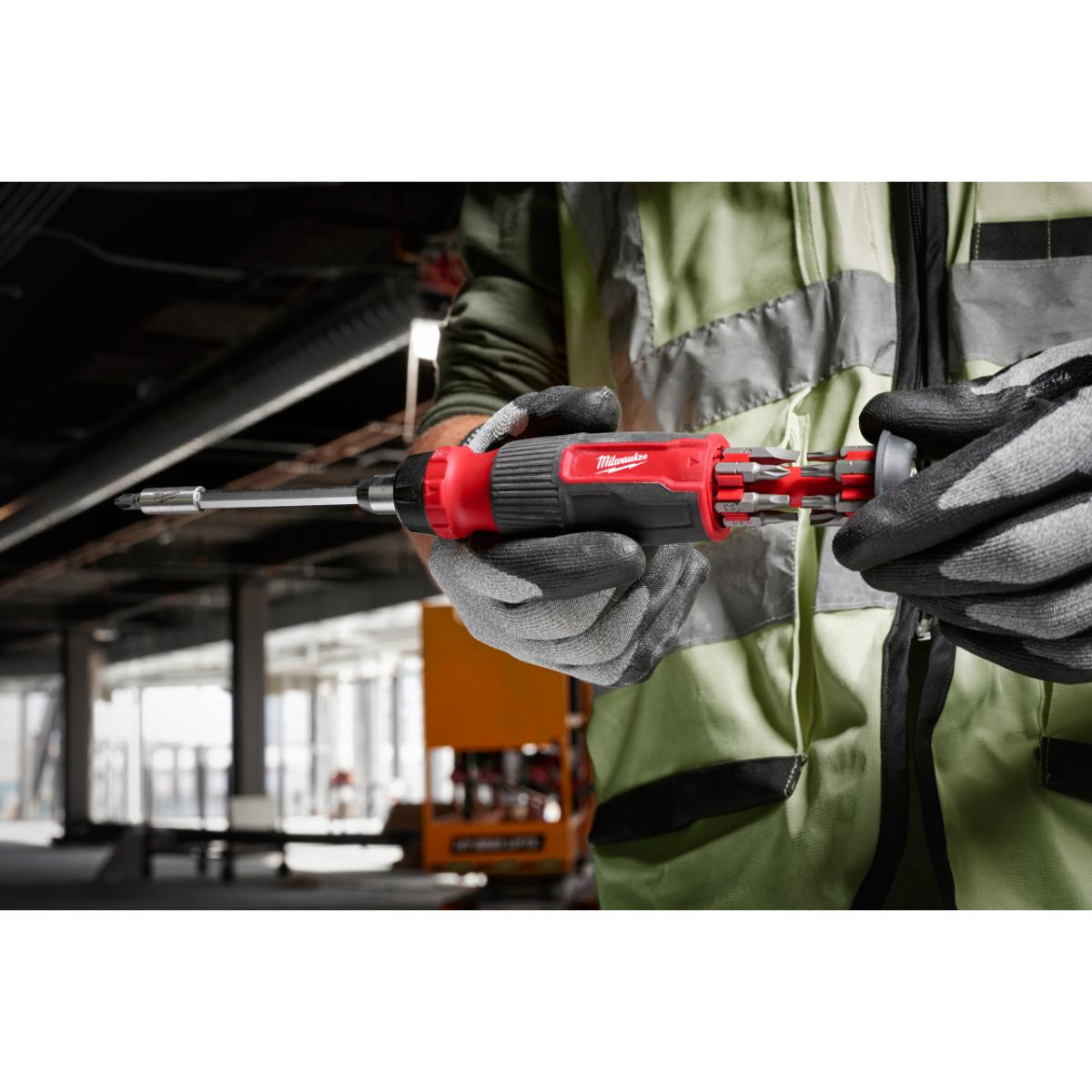 Milwaukee Multi-Bit Schraubendreher mit Ratschenfunktion 14 in 1