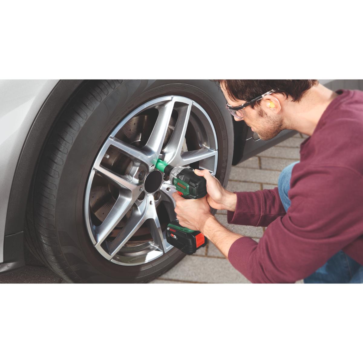 Bosch Combo Kit 18VUniversalImpactDrive+UniversalPump, 1x PBA 18V 2.0Ah+PBA 18V 4.0Ah