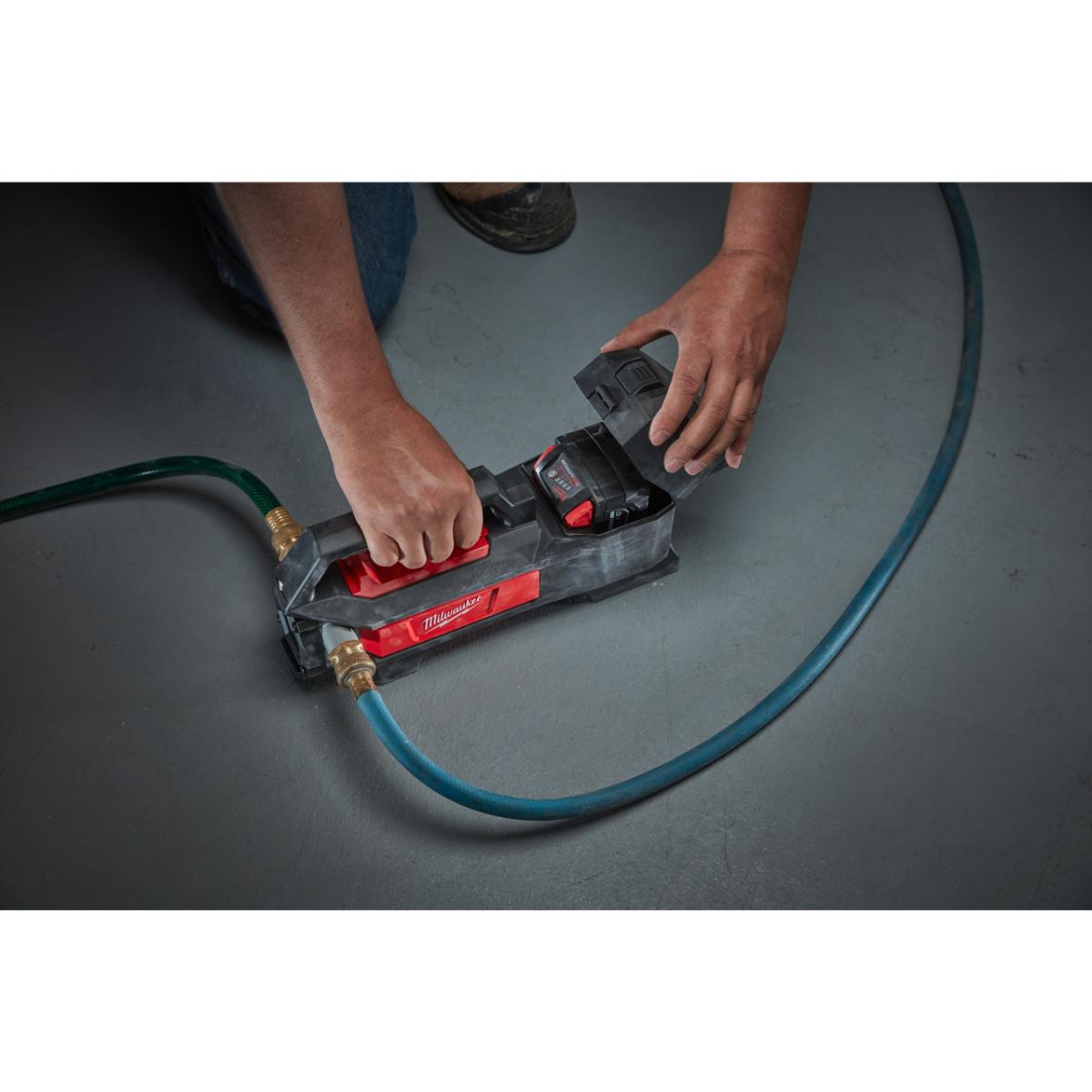 Milwaukee Akku-Transferpumpe M18 BTP-0