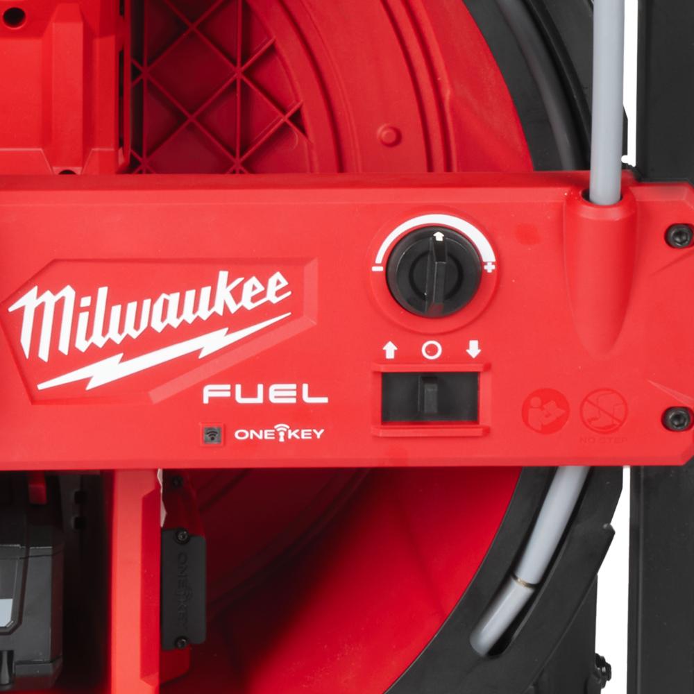 Milwaukee M18 Hochgeschwindigkeits-Rohrreiniger mit flexibler Welle M18HSFSM-122
