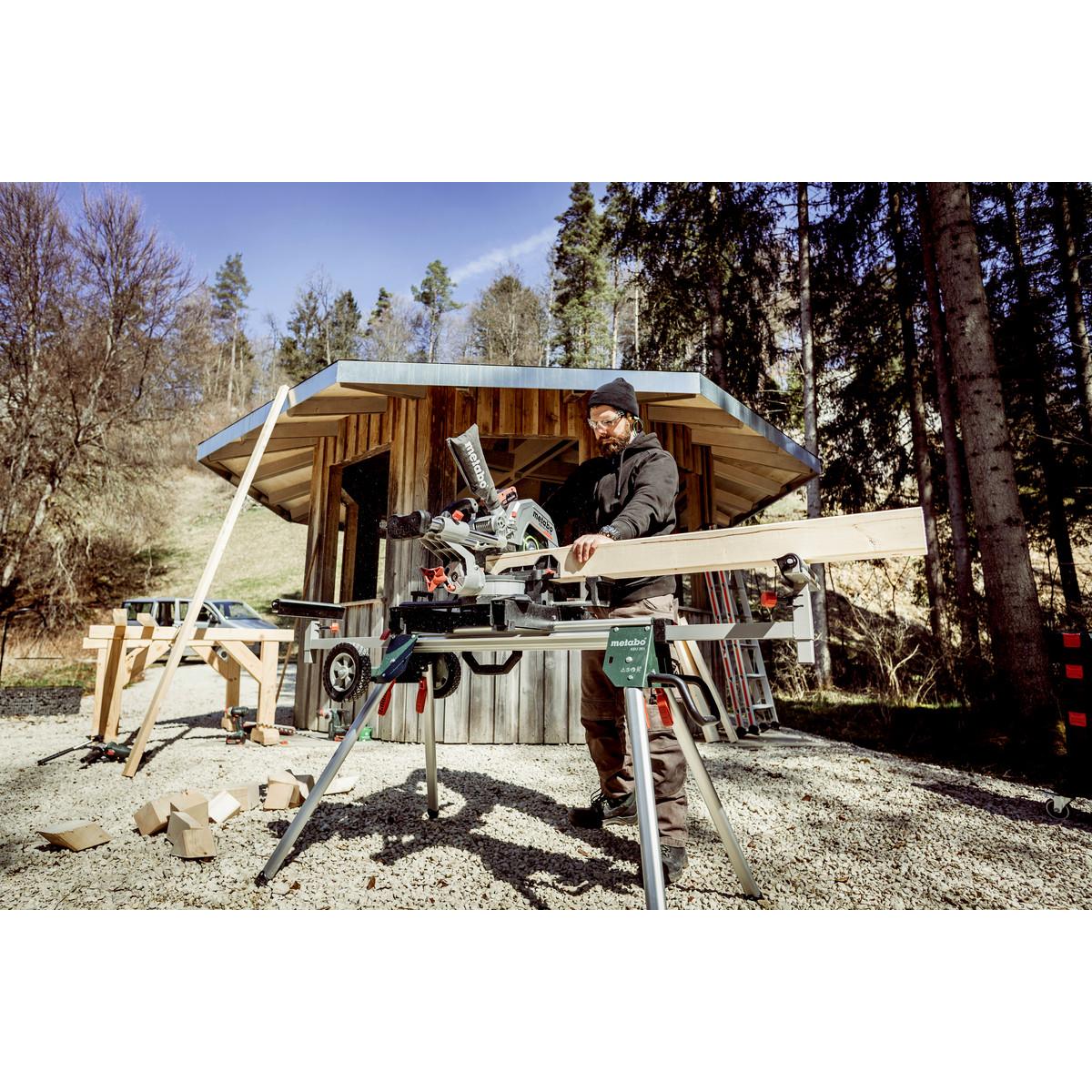 Metabo Akku-Kappsäge KGS 18 LTX BL 305 mit Zugfunktion -