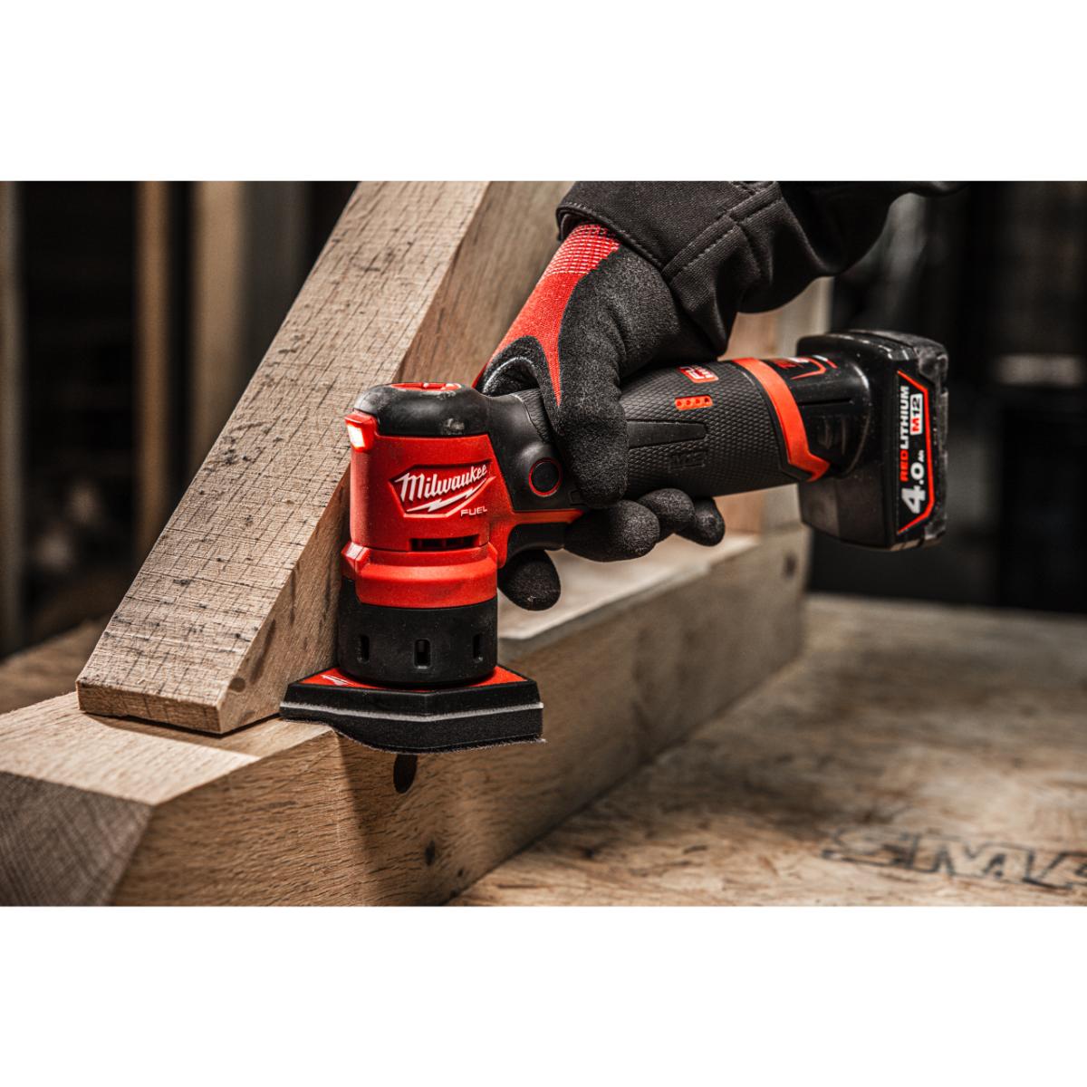 Milwaukee FUEL Akku-Exzenterschleifer M12 FDSS-422X