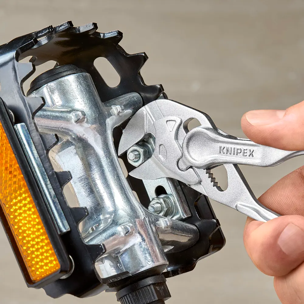 KNIPEX Zangenschlüssel XS Zange und Schraubenschlüssel in einem Werkzeug verchromt 100 mm