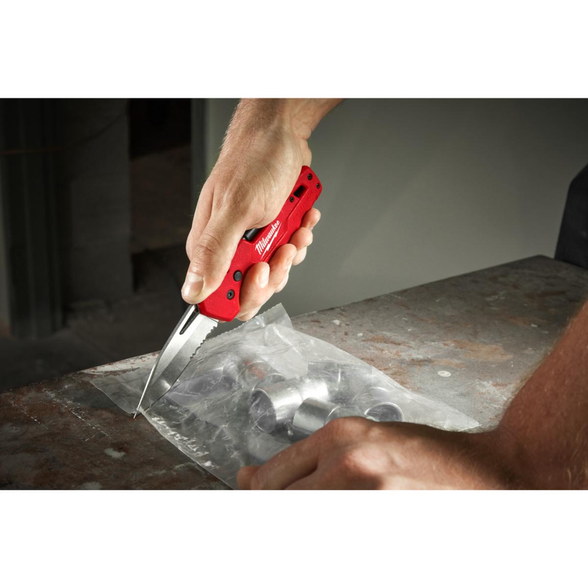 Milwaukee Fastback 5-in-1 Klappmesser mit integriertem 1/4 Zoll Hex-Bithalter