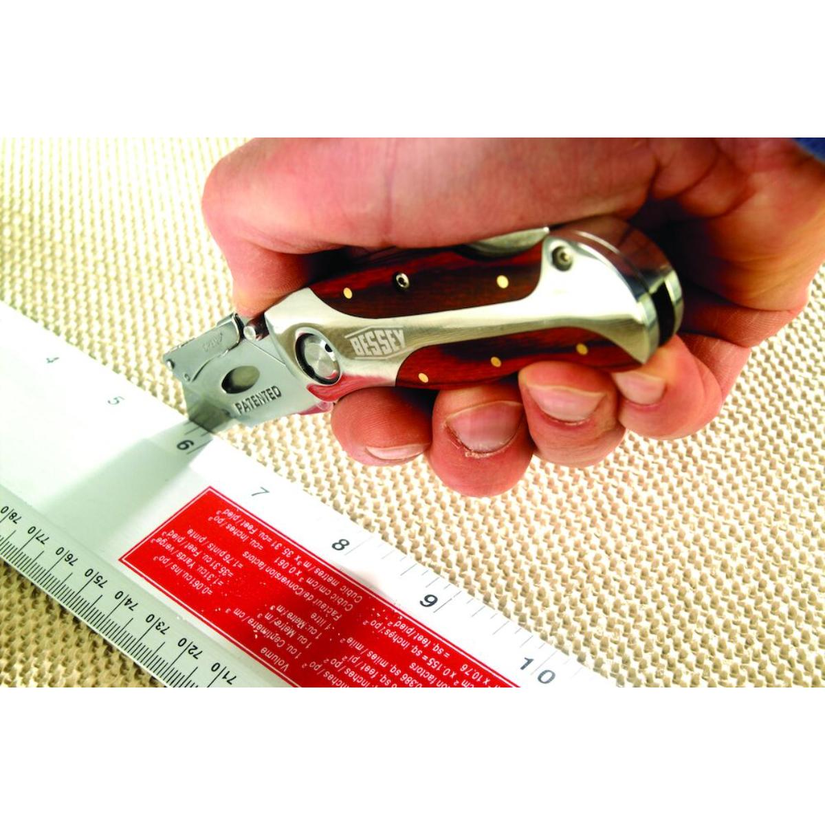 BESSEY Cuttermesser mit Holzgriff