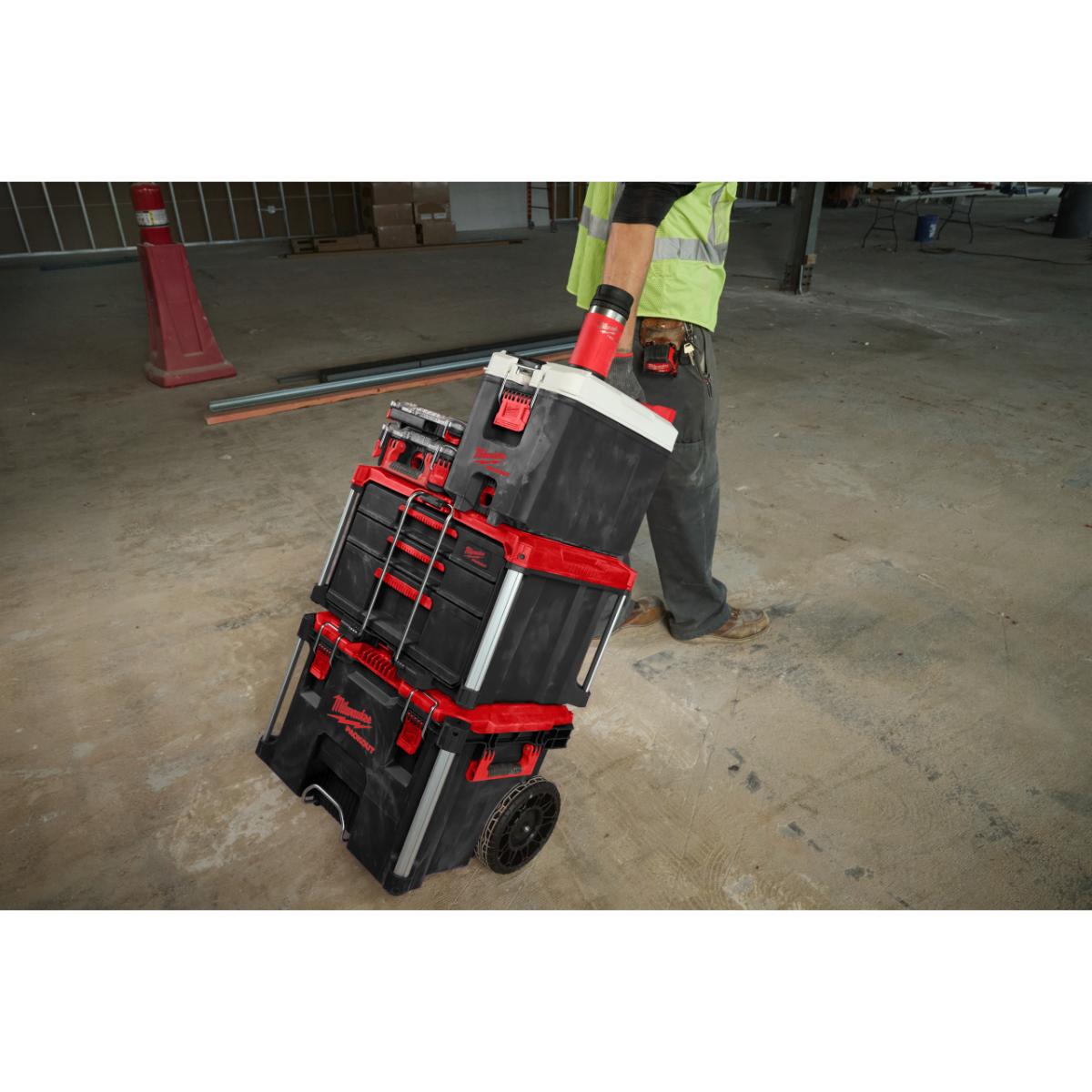 Milwaukee ﻿PACKOUT Isolierbecher mit Trinkdeckel