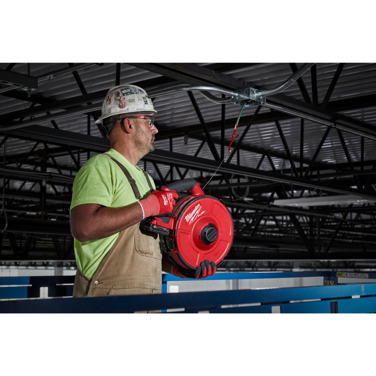 Milwaukee FUEL Akku-Kabeleinziehgerät 30 m, nicht leitend M18 FPFT-202 30mNC Set